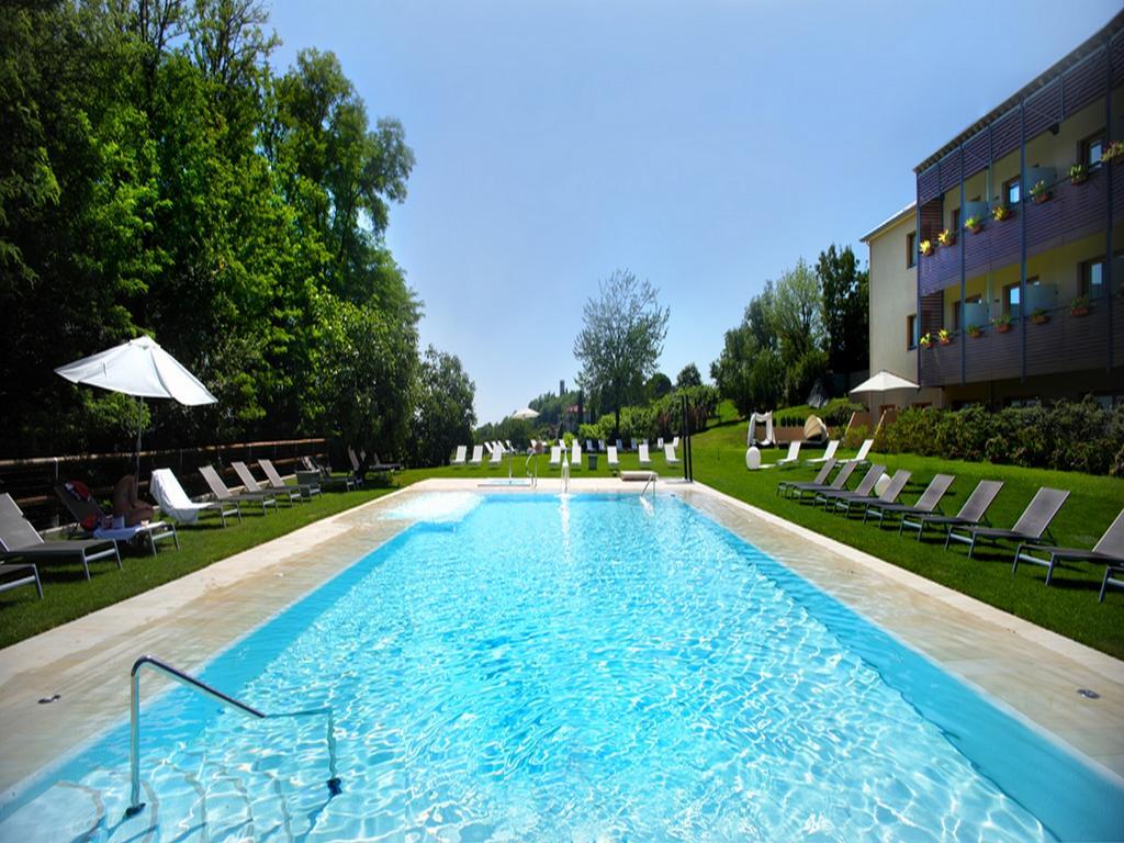 Готель Relais Le Betulle Конельяно Екстер'єр фото